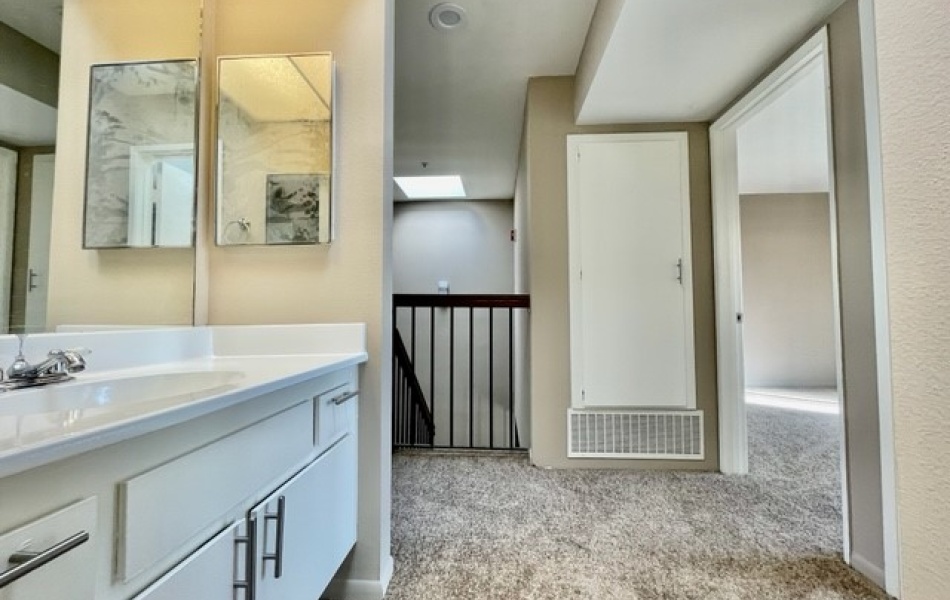 17181 Elm Lane, Huntington Beach, CA 92647, 3 Bedrooms Bedrooms, ,2 BathroomsBathrooms,Townhouse,For Rent,Elm Lane,1180