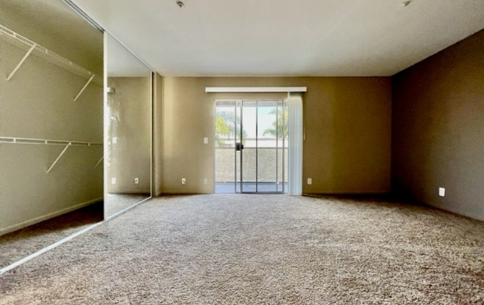 17181 Elm Lane, Huntington Beach, CA 92647, 3 Bedrooms Bedrooms, ,2 BathroomsBathrooms,Townhouse,For Rent,Elm Lane,1180