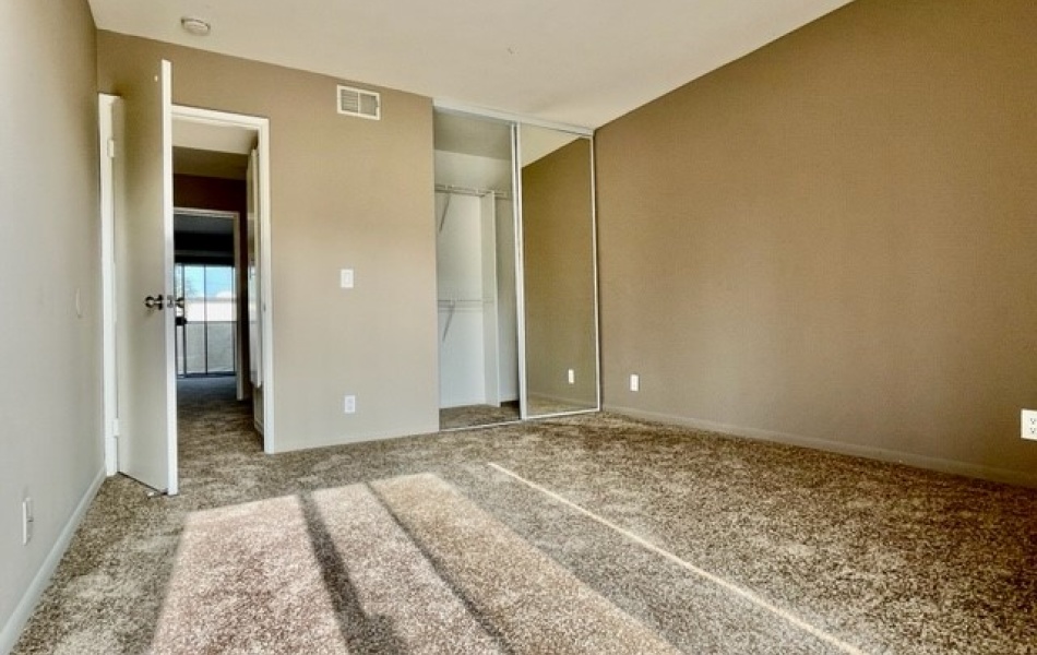 17181 Elm Lane, Huntington Beach, CA 92647, 3 Bedrooms Bedrooms, ,2 BathroomsBathrooms,Townhouse,For Rent,Elm Lane,1180
