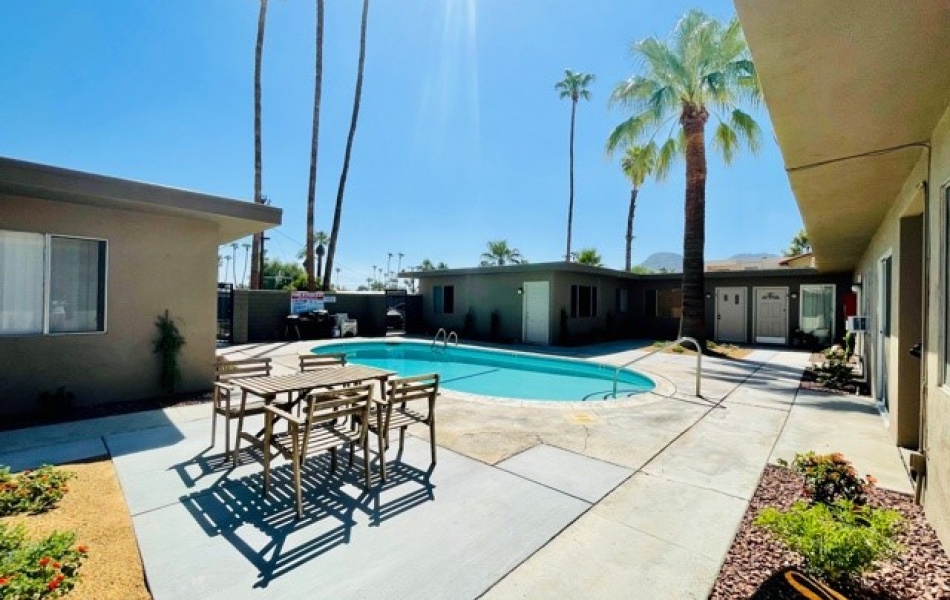 45421 Sunset Lane, Palm Desert, CA 92260, 2 Bedrooms Bedrooms, ,1 BathroomBathrooms,Apartment,For Rent,Sunset Lane,1181