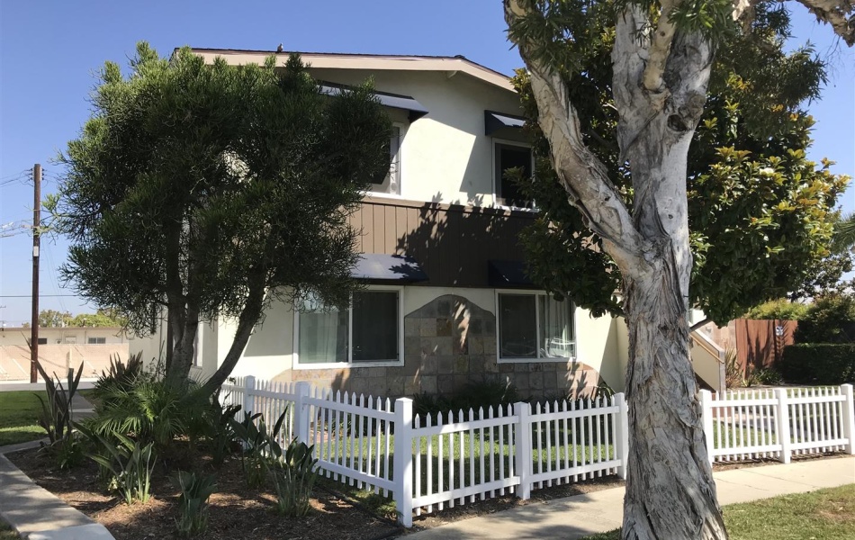 2964 Peppertree Lane, Costa Mesa, CA 92626, 2 Bedrooms Bedrooms, ,1 BathroomBathrooms,Apartment,For Rent,Peppertree Lane,1015