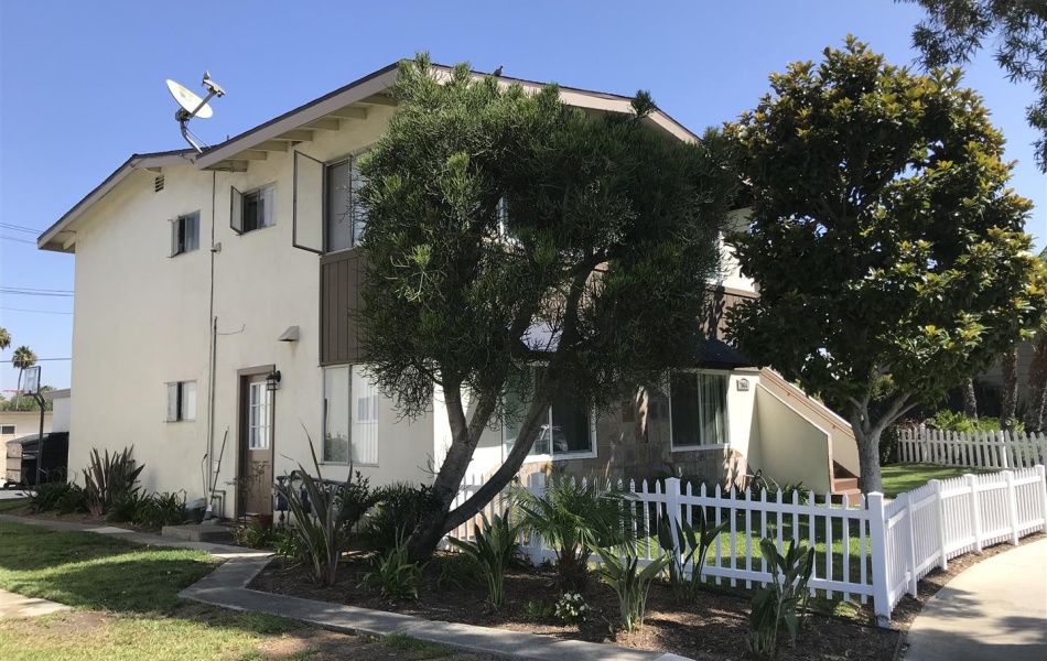2964 Peppertree Lane, Costa Mesa, CA 92626, 2 Bedrooms Bedrooms, ,1 BathroomBathrooms,Apartment,For Rent,Peppertree Lane,1015