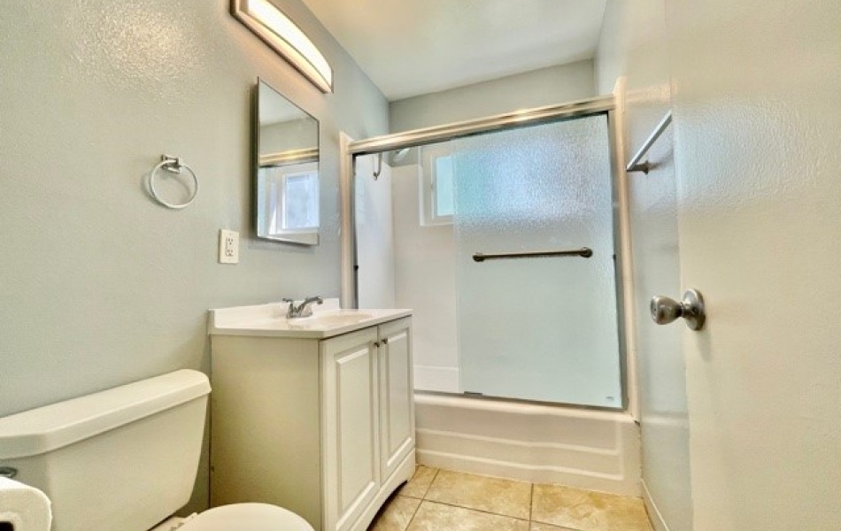 2964 Peppertree Lane, Costa Mesa, CA 92626, 2 Bedrooms Bedrooms, ,1 BathroomBathrooms,Apartment,For Rent,Peppertree Lane,1015