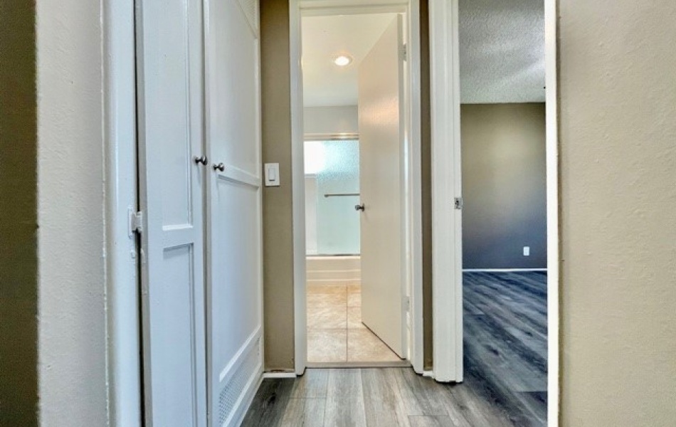 2964 Peppertree Lane, Costa Mesa, CA 92626, 2 Bedrooms Bedrooms, ,1 BathroomBathrooms,Apartment,For Rent,Peppertree Lane,1015