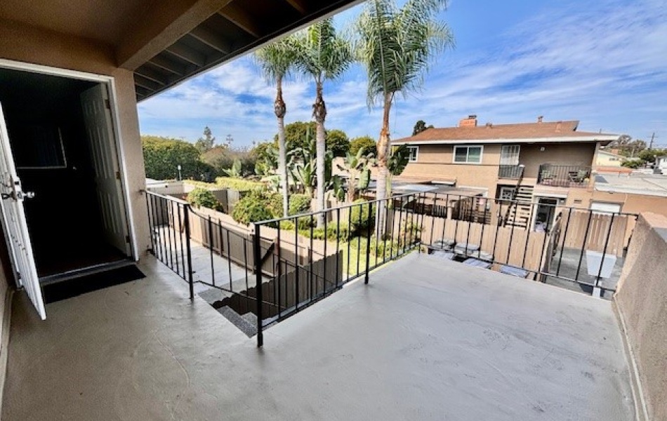 17102 Emerald Lane, Huntington Beach, CA 92647, 3 Bedrooms Bedrooms, ,2 BathroomsBathrooms,Apartment,For Rent, Emerald Lane,1182