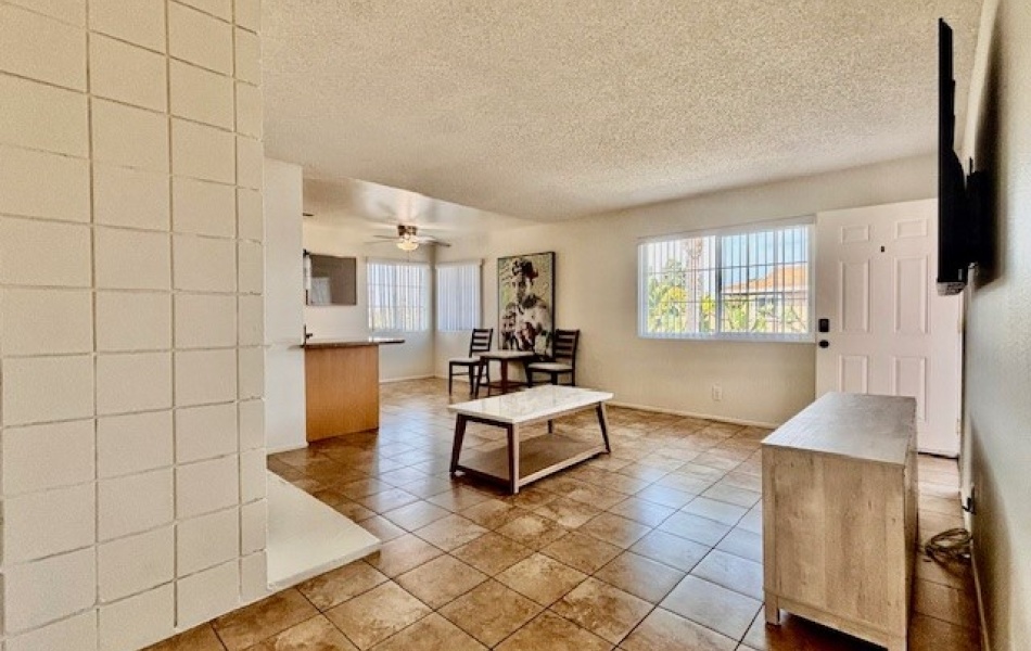 17102 Emerald Lane, Huntington Beach, CA 92647, 3 Bedrooms Bedrooms, ,2 BathroomsBathrooms,Apartment,For Rent, Emerald Lane,1182