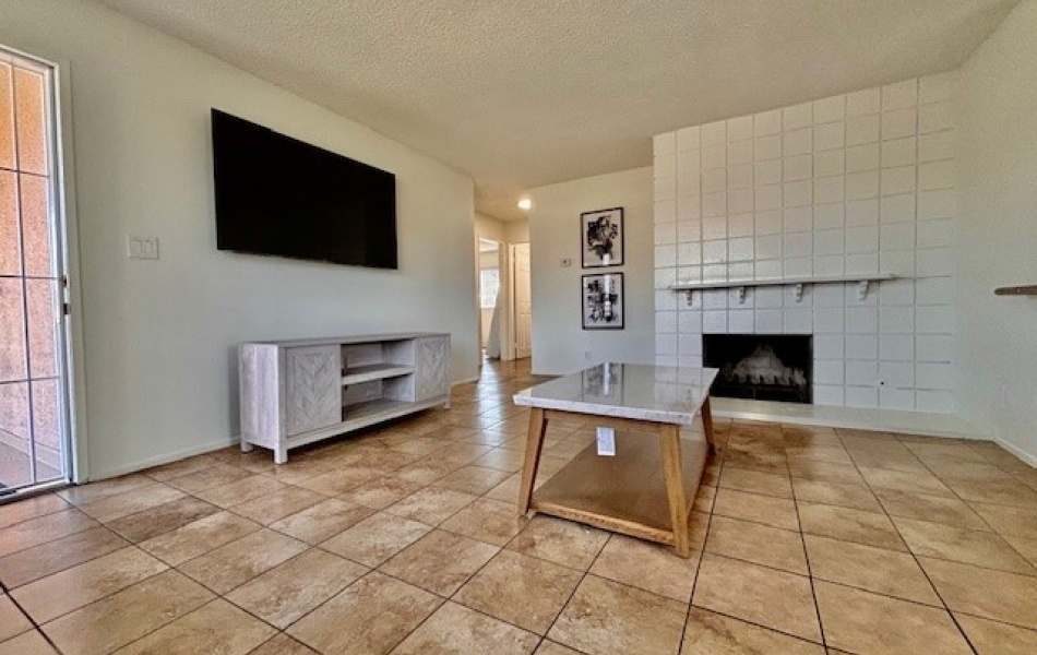 17102 Emerald Lane, Huntington Beach, CA 92647, 3 Bedrooms Bedrooms, ,2 BathroomsBathrooms,Apartment,For Rent, Emerald Lane,1182