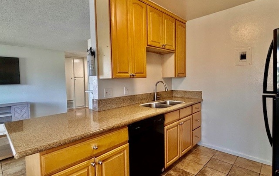 17102 Emerald Lane, Huntington Beach, CA 92647, 3 Bedrooms Bedrooms, ,2 BathroomsBathrooms,Apartment,For Rent, Emerald Lane,1182