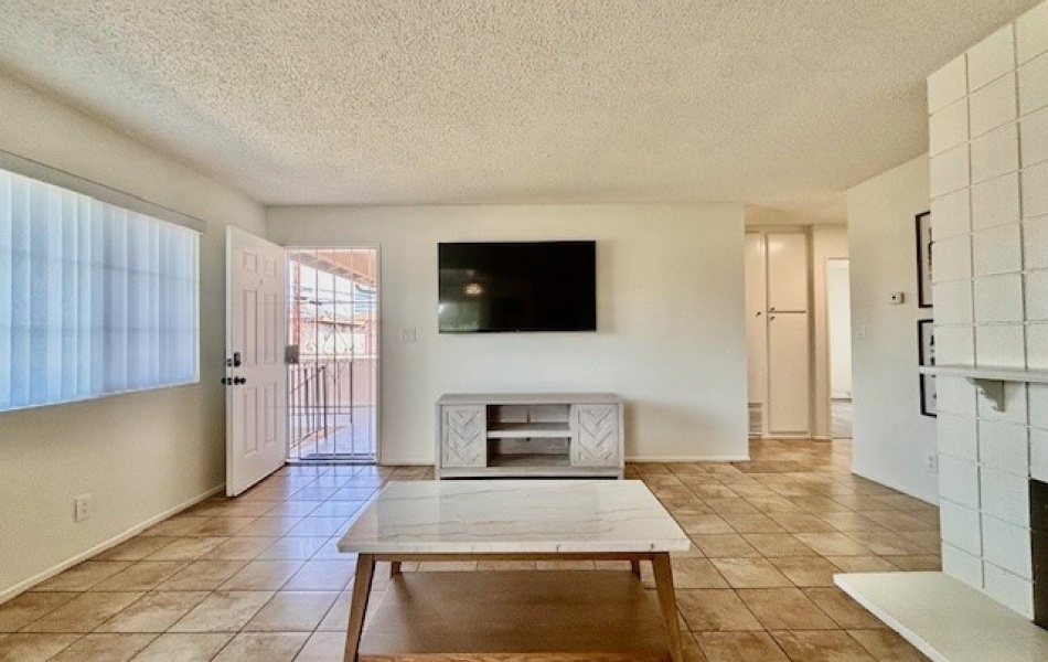 17102 Emerald Lane, Huntington Beach, CA 92647, 3 Bedrooms Bedrooms, ,2 BathroomsBathrooms,Apartment,For Rent, Emerald Lane,1182