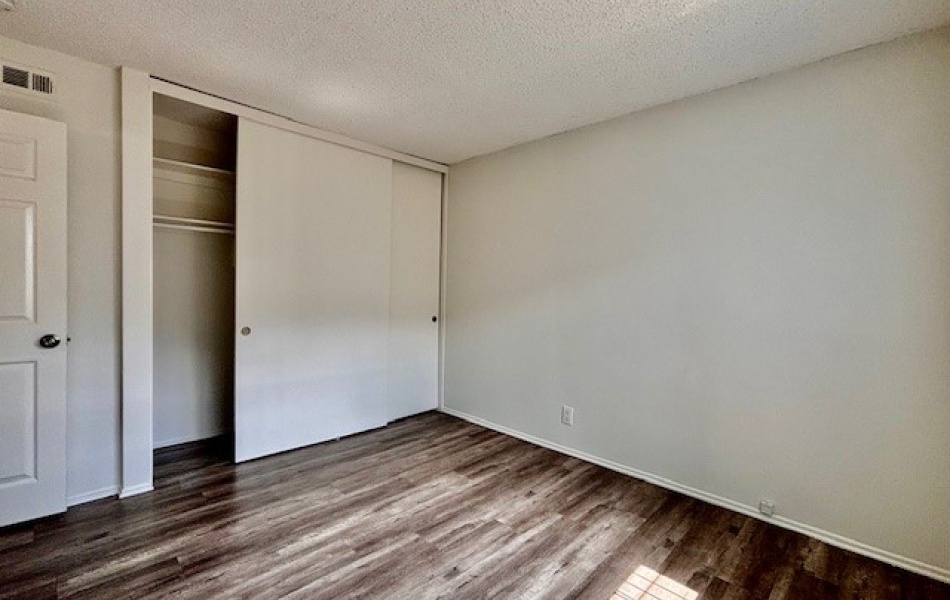 17102 Emerald Lane, Huntington Beach, CA 92647, 3 Bedrooms Bedrooms, ,2 BathroomsBathrooms,Apartment,For Rent, Emerald Lane,1182