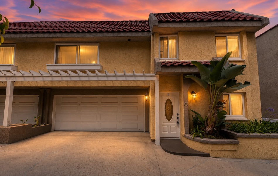 Costa Mesa, CA, 3 Bedrooms,  2.5 Bathrooms Townhouse,For Rent