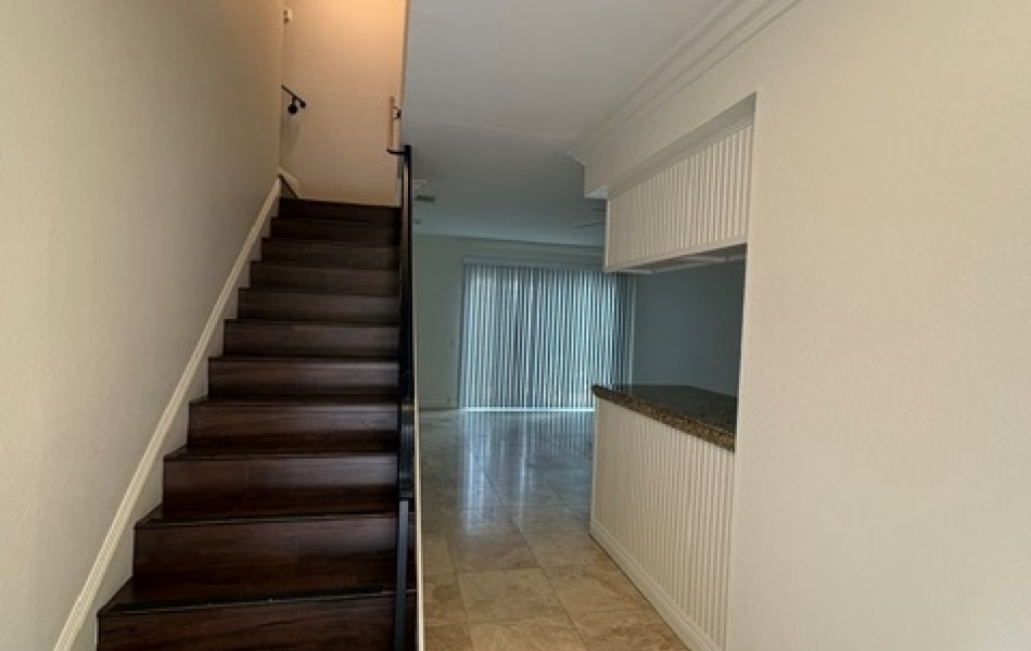 Costa Mesa, CA, 3 Bedrooms,  2.5 Bathrooms Townhouse,For Rent