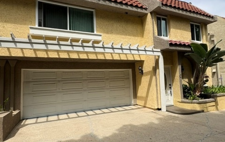 Costa Mesa, CA, 3 Bedrooms,  2.5 Bathrooms Townhouse,For Rent