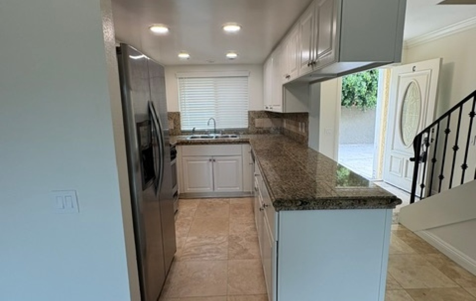 Costa Mesa, CA, 3 Bedrooms,  2.5 Bathrooms Townhouse,For Rent