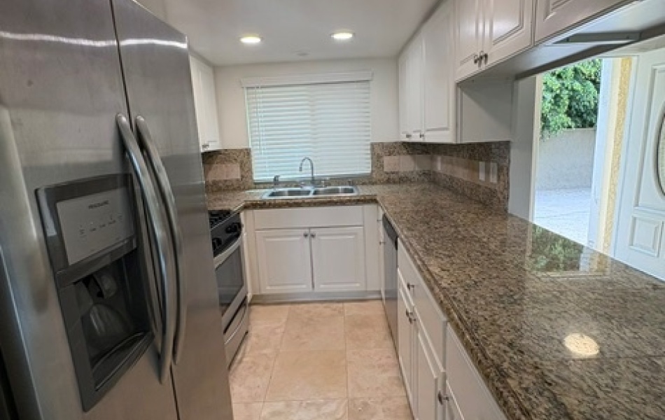 Costa Mesa, CA, 3 Bedrooms,  2.5 Bathrooms Townhouse,For Rent