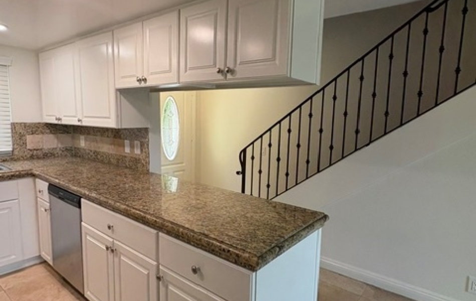Costa Mesa, CA, 3 Bedrooms,  2.5 Bathrooms Townhouse,For Rent