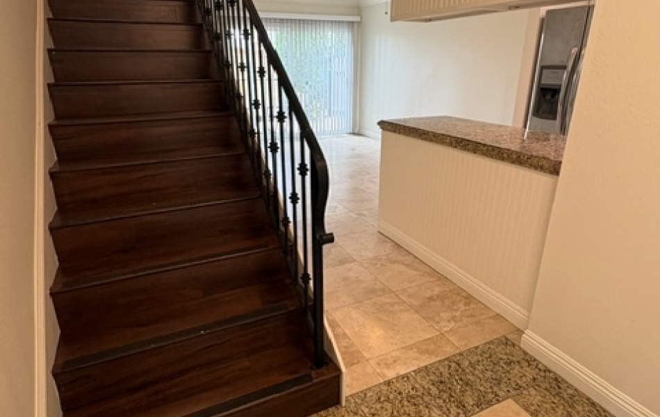 Costa Mesa, CA, 3 Bedrooms,  2.5 Bathrooms Townhouse,For Rent