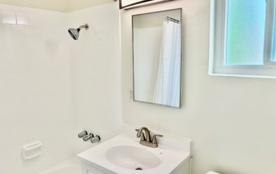 12425 Harris, Lynwood, CA 90262, 1 Bedrooms Bedrooms, ,1 BathroomBathrooms,Apartment,For Rent,Harris,1020