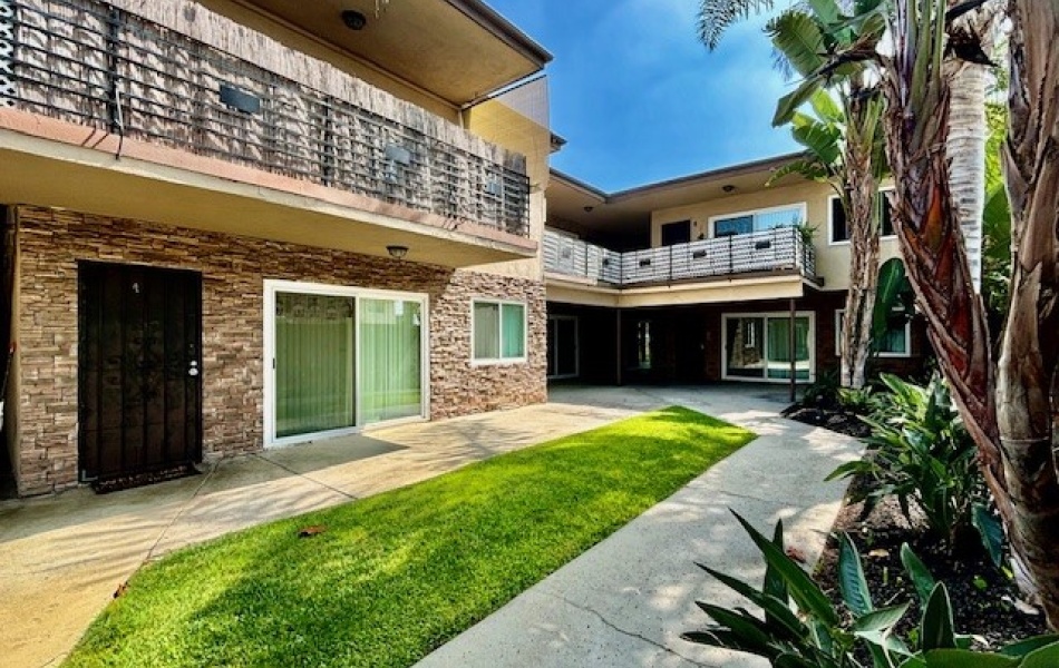 12425 Harris, Lynwood, CA 90262, 1 Bedrooms Bedrooms, ,1 BathroomBathrooms,Apartment,For Rent,Harris,1020