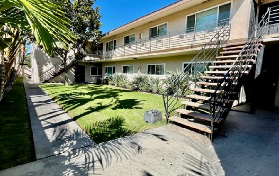 12437 Harris, Lynwood, CA 90262, 1 Bedroom Bedrooms, ,1 BathroomBathrooms,Apartment,For Rent,Harris,1021