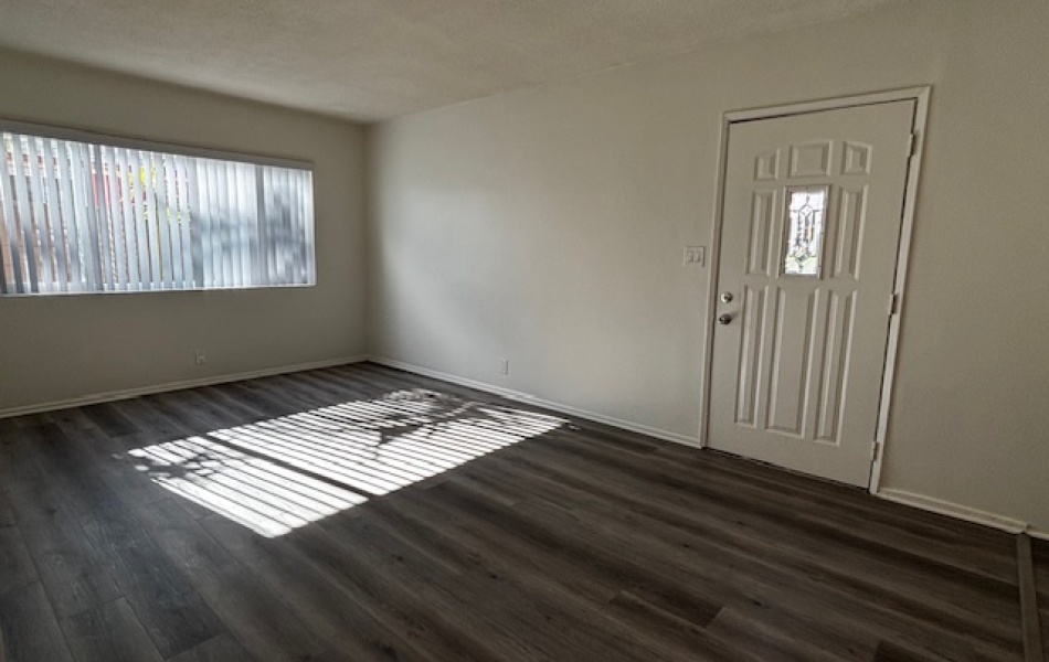 12437 Harris, Lynwood, CA 90262, 1 Bedroom Bedrooms, ,1 BathroomBathrooms,Apartment,For Rent,Harris,1021