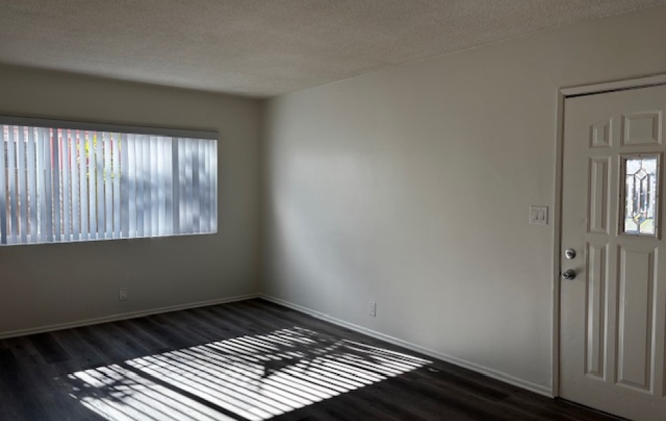 12437 Harris, Lynwood, CA 90262, 1 Bedroom Bedrooms, ,1 BathroomBathrooms,Apartment,For Rent,Harris,1021