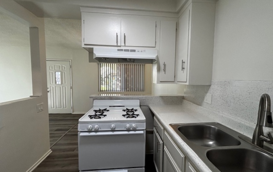 12437 Harris, Lynwood, CA 90262, 1 Bedroom Bedrooms, ,1 BathroomBathrooms,Apartment,For Rent,Harris,1021