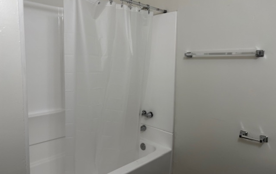 12437 Harris, Lynwood, CA 90262, 1 Bedroom Bedrooms, ,1 BathroomBathrooms,Apartment,For Rent,Harris,1021