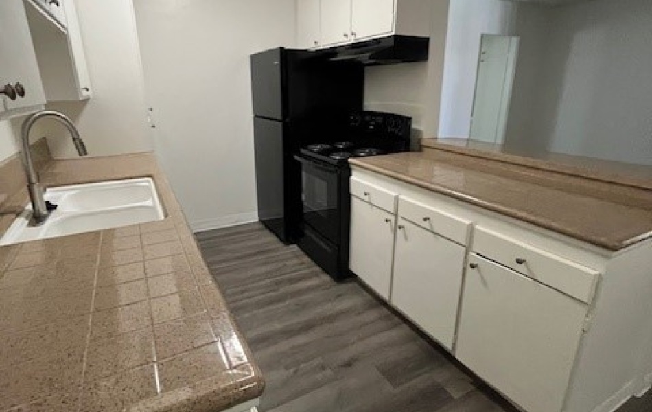 686 East Cottonwood, Palm Springs, CA 92262, 1 Bedroom Bedrooms, ,1 BathroomBathrooms,Apartment,For Rent,East Cottonwood,1001