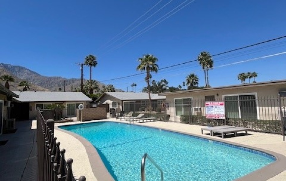 686 East Cottonwood, Palm Springs, CA 92262, 1 Bedroom Bedrooms, ,1 BathroomBathrooms,Apartment,For Rent,East Cottonwood,1001