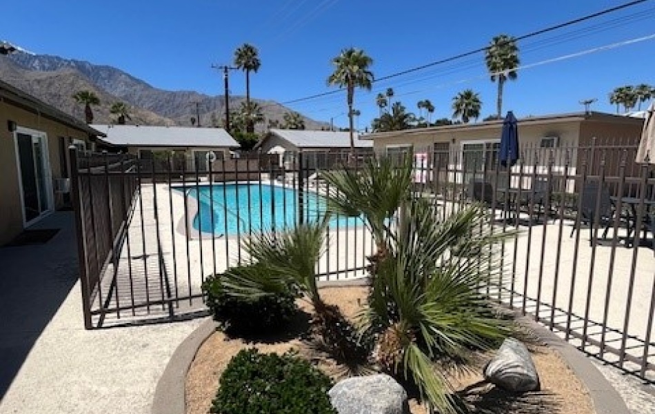686 East Cottonwood, Palm Springs, CA 92262, 1 Bedroom Bedrooms, ,1 BathroomBathrooms,Apartment,For Rent,East Cottonwood,1001