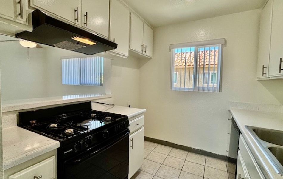 17171 Elm Lane, Huntington Beach, CA 92647, 2 Bedrooms Bedrooms, ,1 BathroomBathrooms,Townhouse,For Rent,17171 Elm Lane,1028