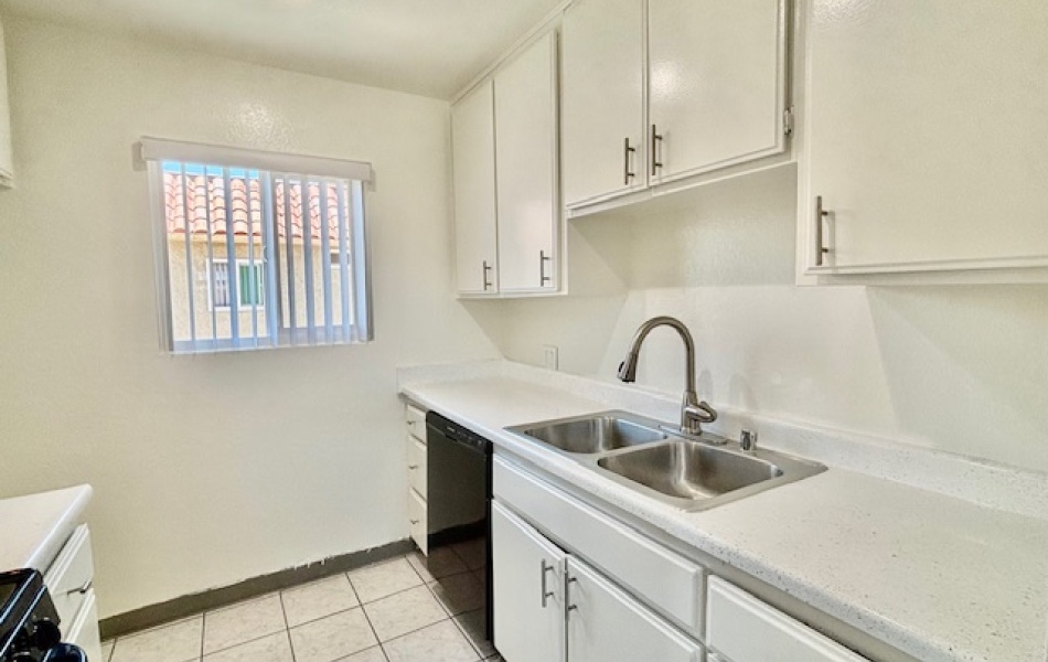 17171 Elm Lane, Huntington Beach, CA 92647, 2 Bedrooms Bedrooms, ,1 BathroomBathrooms,Townhouse,For Rent,17171 Elm Lane,1028