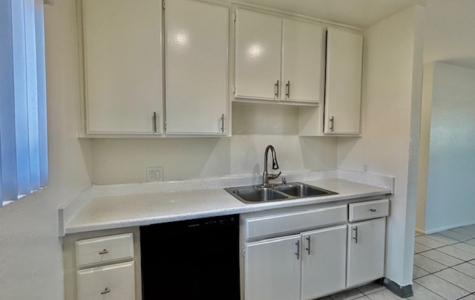 17171 Elm Lane, Huntington Beach, CA 92647, 2 Bedrooms Bedrooms, ,1 BathroomBathrooms,Townhouse,For Rent,17171 Elm Lane,1028