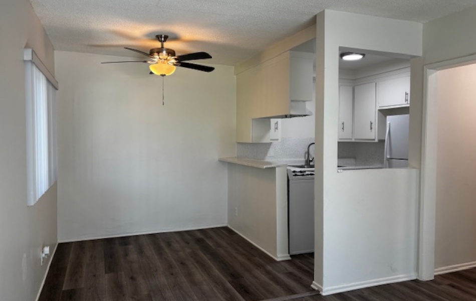 12425 Harris Avenue, Lynwood, CA 90262, 1 Bedroom Bedrooms, ,1 BathroomBathrooms,Apartment,For Rent,Harris Avenue,1032