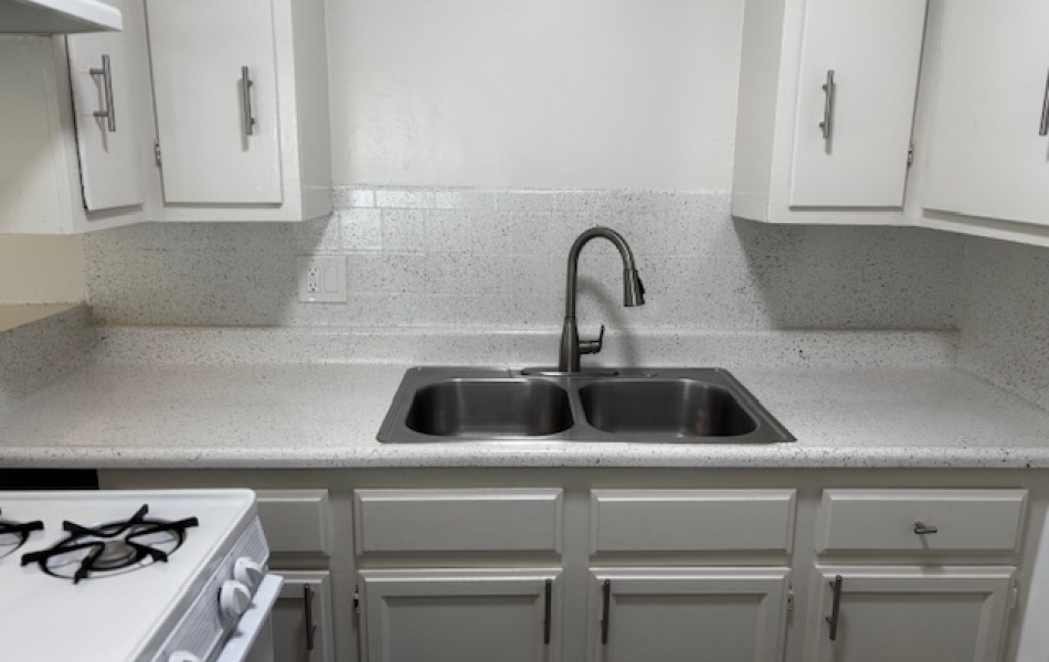 12425 Harris Avenue, Lynwood, CA 90262, 1 Bedroom Bedrooms, ,1 BathroomBathrooms,Apartment,For Rent,Harris Avenue,1032