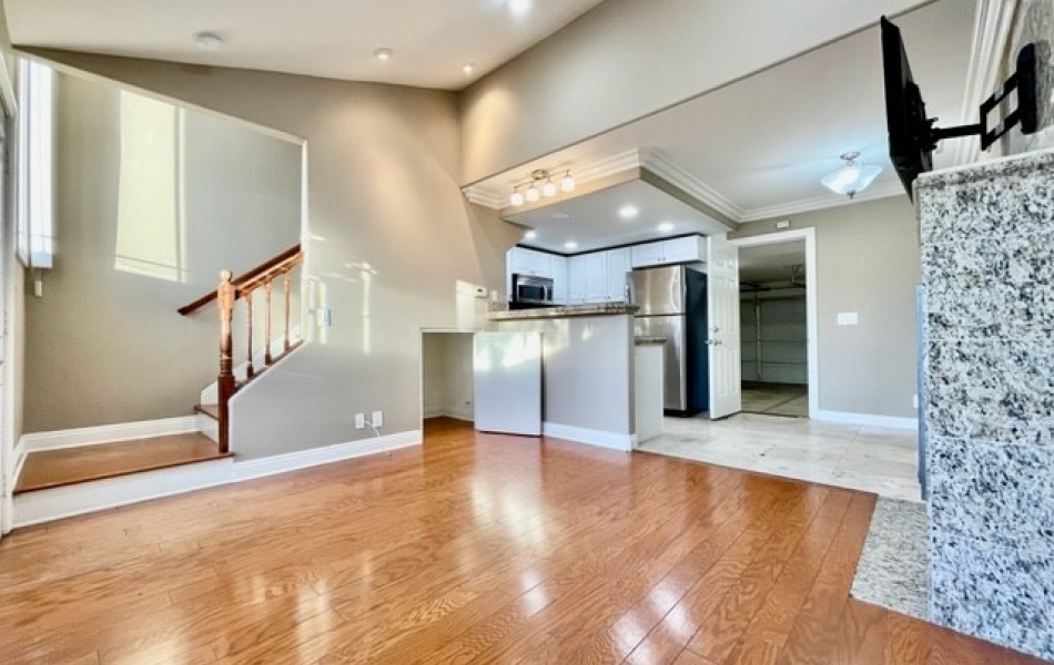 1798 Pomona, Costa Mesa, CA 92627, 2 Bedrooms Bedrooms, ,1 BathroomBathrooms,Condominium,For Rent,Pomona,1033