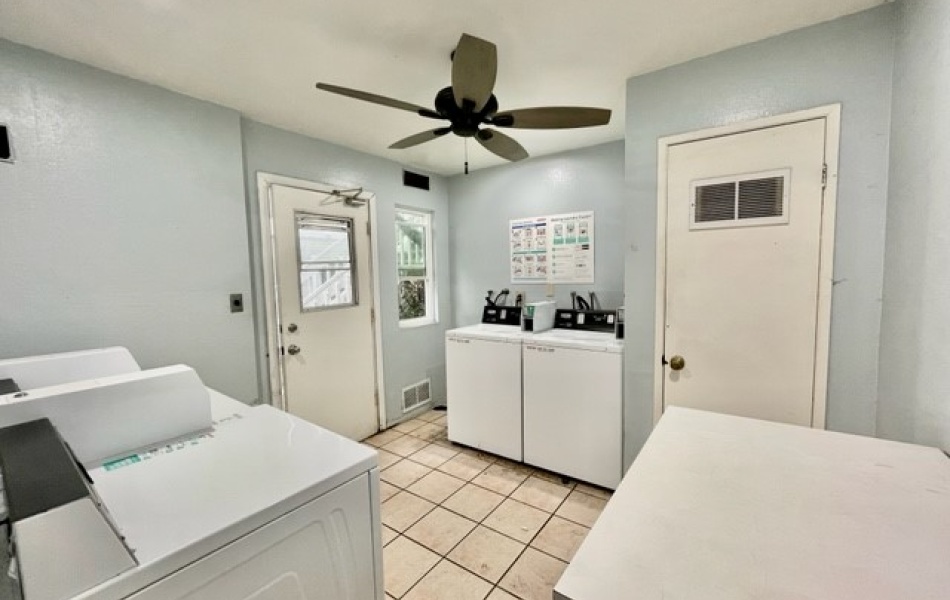 15582 Williams, Tustin, CA 92780, 2 Bedrooms Bedrooms, ,2 BathroomsBathrooms,Townhouse,For Rent,Williams,1035