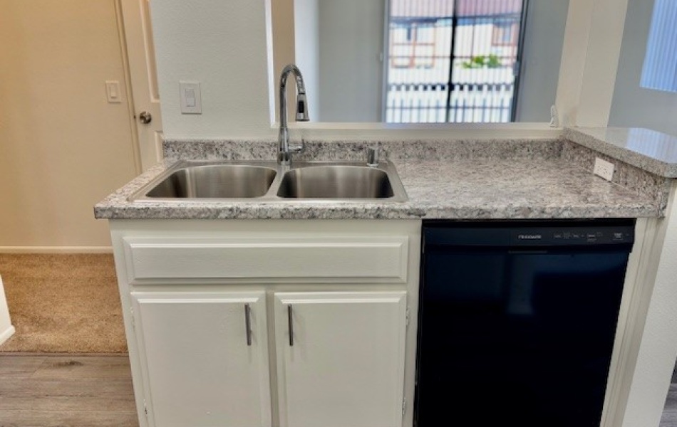 15582 Williams, Tustin, CA 92780, 2 Bedrooms Bedrooms, ,2 BathroomsBathrooms,Townhouse,For Rent,Williams,1035