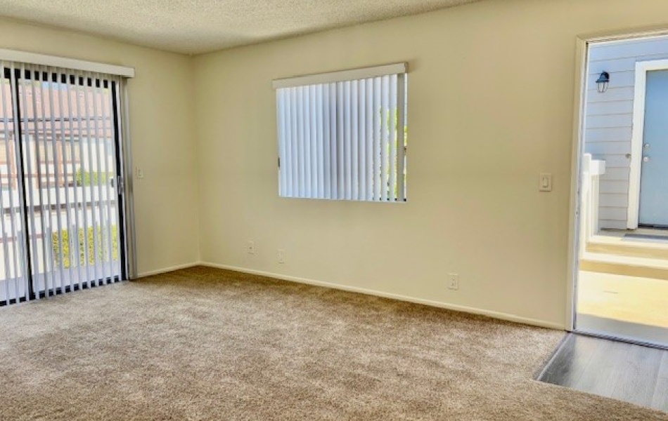 15582 Williams, Tustin, CA 92780, 2 Bedrooms Bedrooms, ,2 BathroomsBathrooms,Townhouse,For Rent,Williams,1035