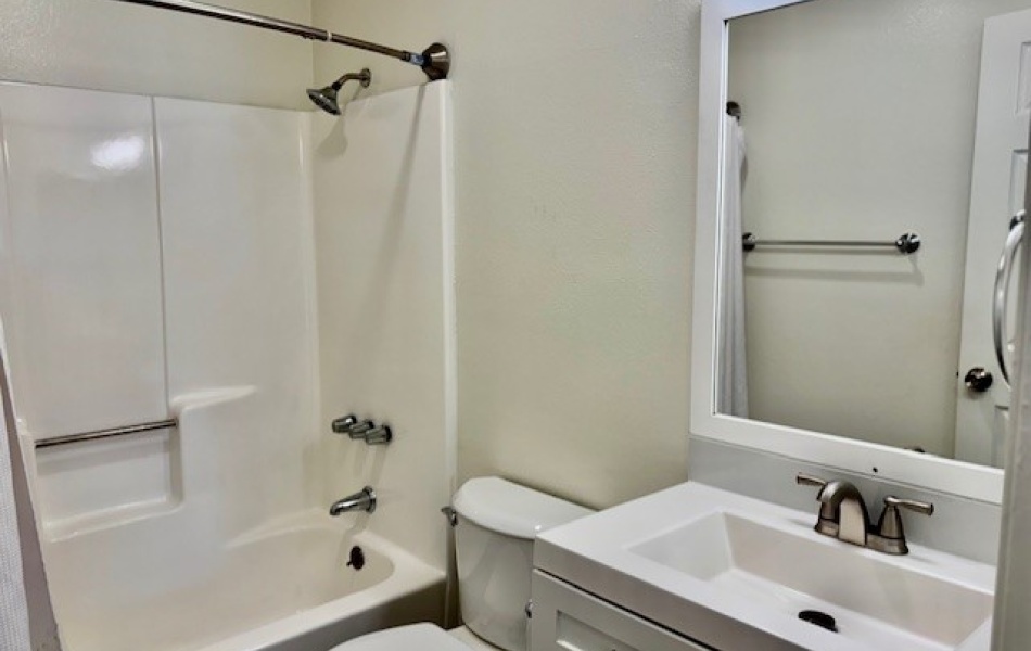 15582 Williams, Tustin, CA 92780, 2 Bedrooms Bedrooms, ,2 BathroomsBathrooms,Townhouse,For Rent,Williams,1035
