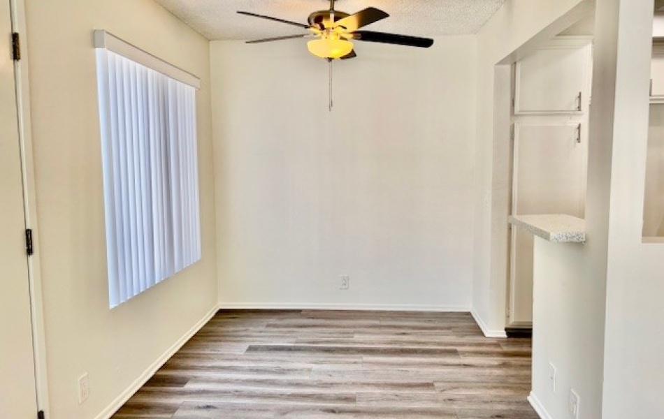 15582 Williams, Tustin, CA 92780, 2 Bedrooms Bedrooms, ,2 BathroomsBathrooms,Townhouse,For Rent,Williams,1035