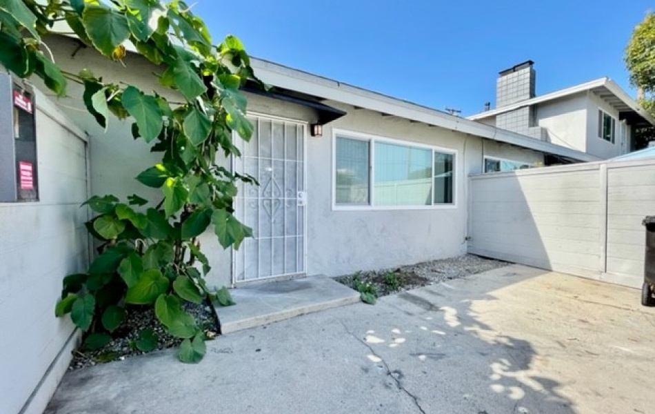 7722 Cypress, Huntington Beach, CA 92647, 2 Bedrooms Bedrooms, ,1 BathroomBathrooms,Apartment,For Rent,Cypress,1041