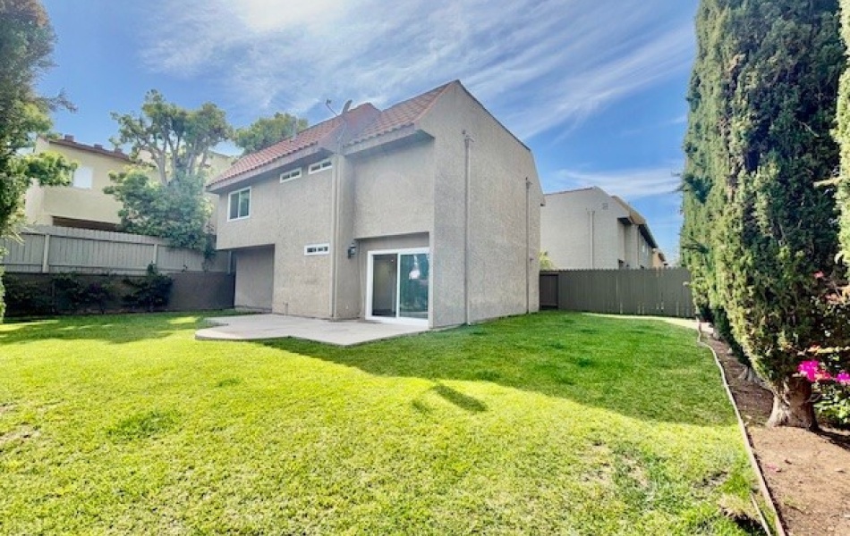 Costa Mesa, CA, 3 Bedrooms,  2.5 Bathrooms Townhouse,For Rent