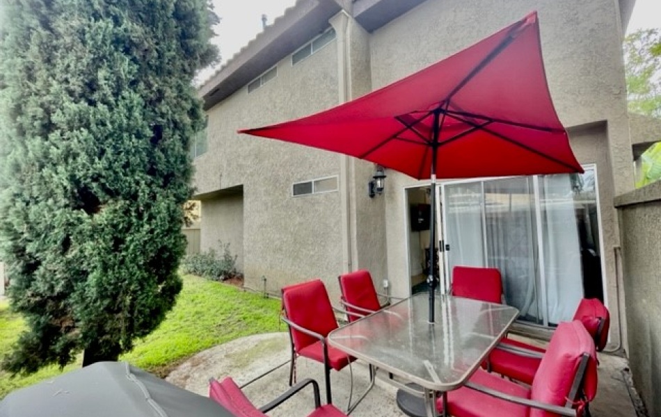 Costa Mesa, CA, 3 Bedrooms,  2.5 Bathrooms Townhouse,For Rent