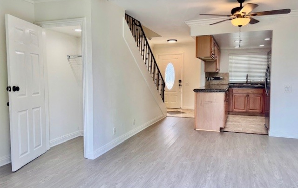 Costa Mesa, CA, 3 Bedrooms,  2.5 Bathrooms Townhouse,For Rent