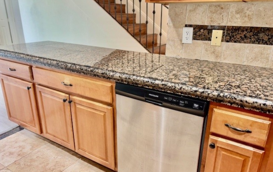 Costa Mesa, CA, 3 Bedrooms,  2.5 Bathrooms Townhouse,For Rent