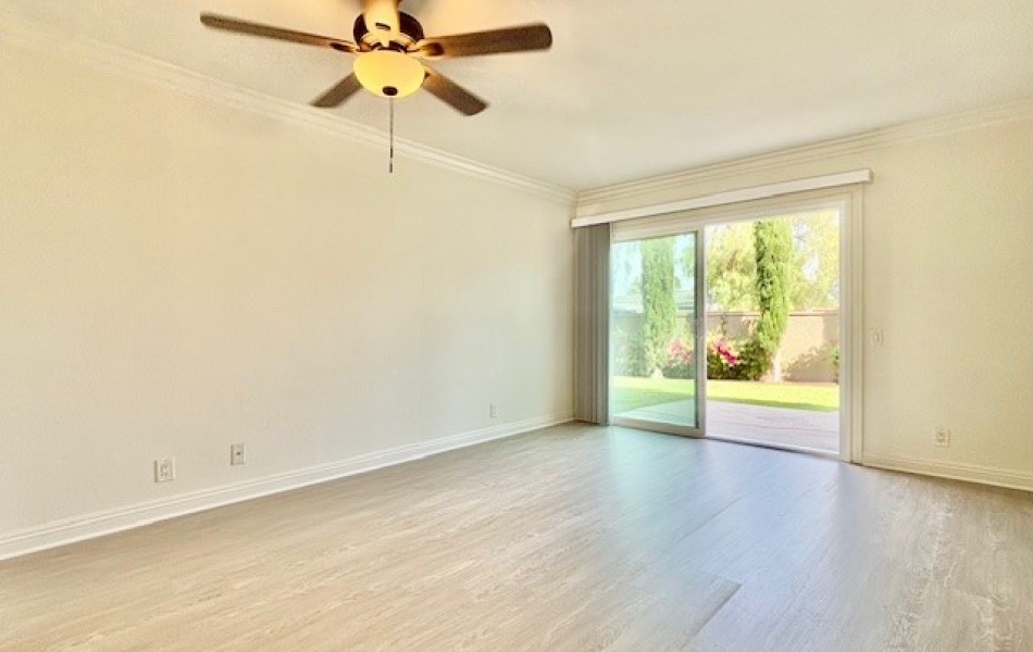 Costa Mesa, CA, 3 Bedrooms,  2.5 Bathrooms Townhouse,For Rent