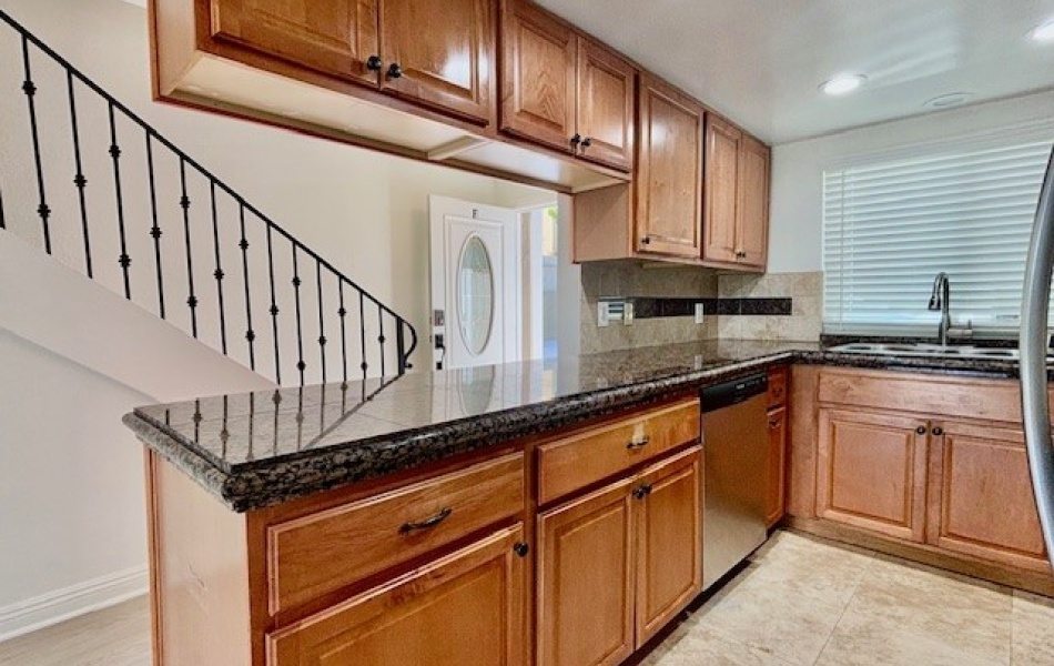 Costa Mesa, CA, 3 Bedrooms,  2.5 Bathrooms Townhouse,For Rent