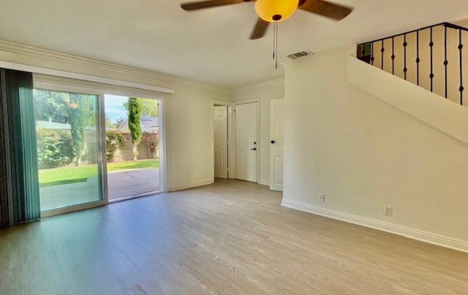 Costa Mesa, CA, 3 Bedrooms,  2.5 Bathrooms Townhouse,For Rent